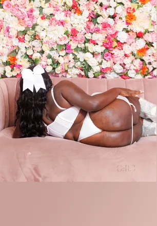 OnlyFans account  thicc.juicy.diamond header 2