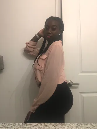 OnlyFans cuenta queen_yana header 2
