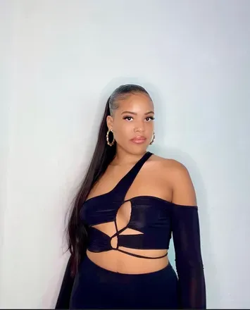 OnlyFans cuenta islandgyal.dr avatar 1