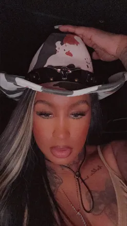 OnlyFans cuenta chynawhytee header 2