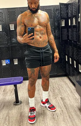 OnlyFans cuenta kingjames954 header 2