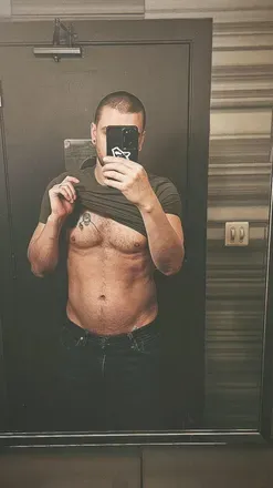 OnlyFans cuenta midwestguy01 avatar 1
