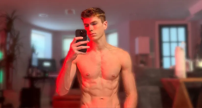 OnlyFans cuenta evanstaysarched header 2