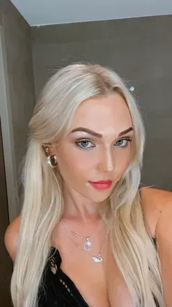 OnlyFans account  coco-lee avatar 1