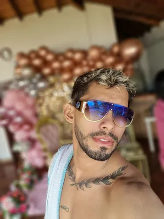 OnlyFans cuenta alexvallenilla12 header 2