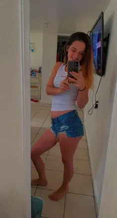 OnlyFans cuenta petitebabe98 avatar 1