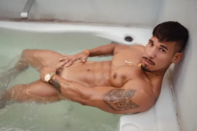 OnlyFans cuenta yurihammer22 header 2