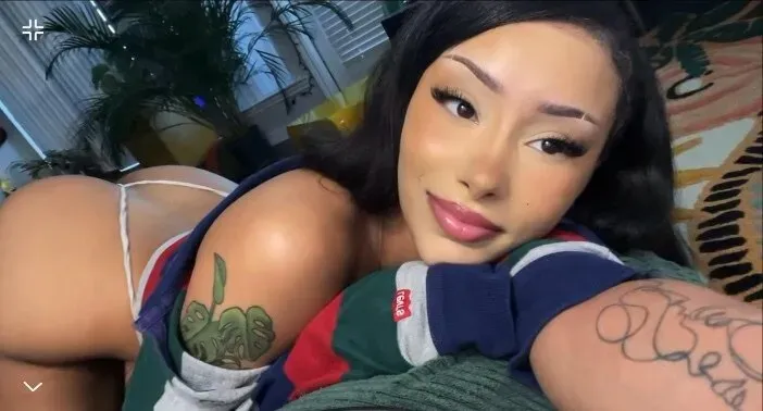 OnlyFans account  kirawrrra2.0 header 2