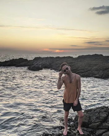 OnlyFans cuenta cxred32 header 2
