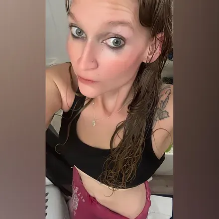 OnlyFans cuenta midwest_hottie21 avatar 1
