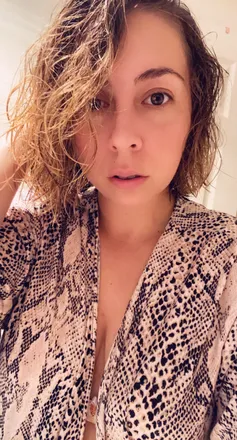 OnlyFans cuenta milkhoneybunny header 2