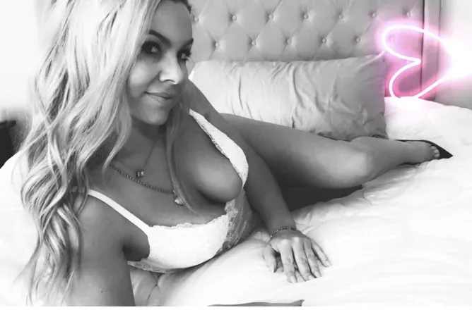 OnlyFans cuenta missrose1 header 2