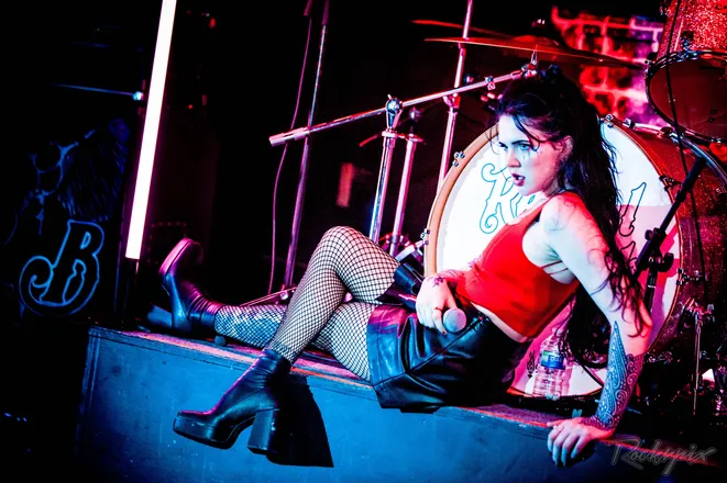 OnlyFans cuenta kimjennett header 2