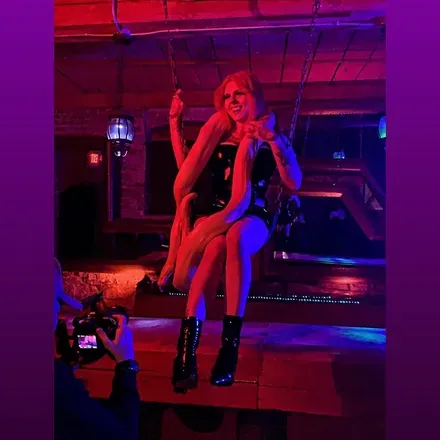 OnlyFans cuenta queen_ari_karixo header 2