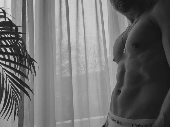OnlyFans cuenta zippi666 header 2