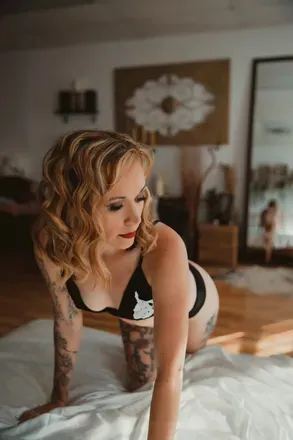 OnlyFans account  mamaknowsbest1992 avatar 1