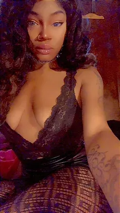 OnlyFans account  smokahhontass avatar 1