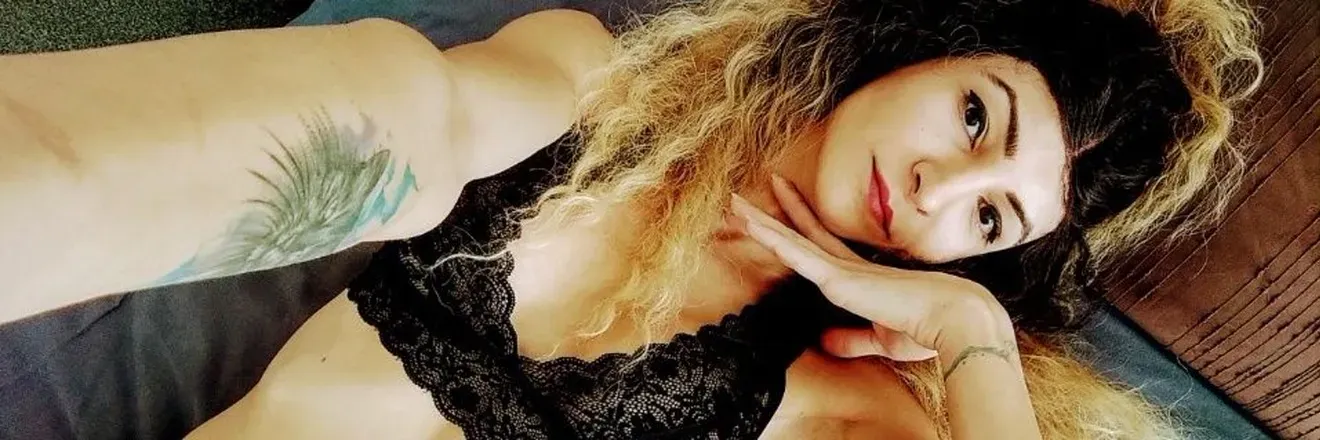 OnlyFans cuenta deniz_ish header 2