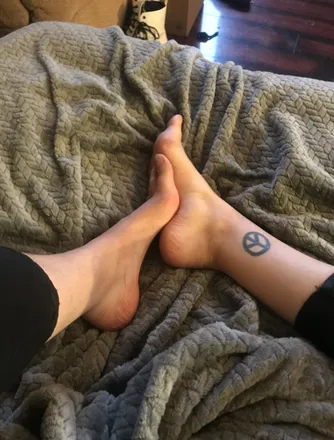 OnlyFans cuenta ellespellzmagicfeet header 2