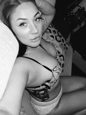 OnlyFans cuenta cheekyfreaks header 2