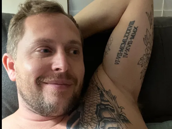 OnlyFans cuenta averageeverydaydadbod header 2