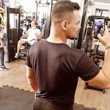 OnlyFans account  robertovyado avatar 1