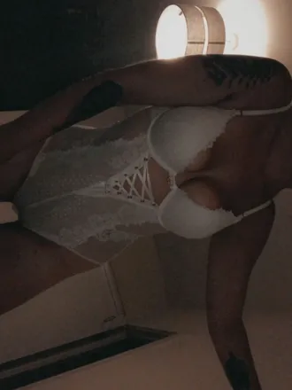 OnlyFans cuenta lacie-rose header 2