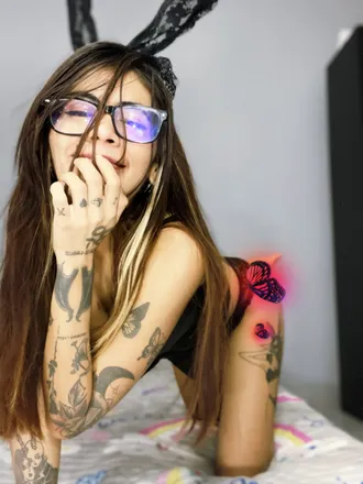 OnlyFans cuenta karen_essence header 2