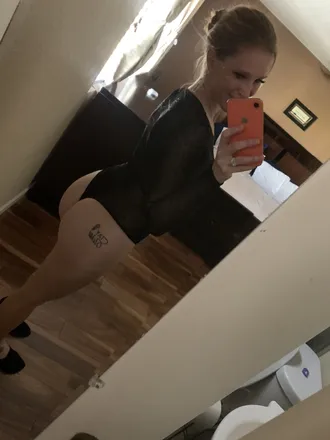 OnlyFans account  dirtyred1010 header 2