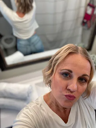 OnlyFans cuenta blueyegirl10 header 2