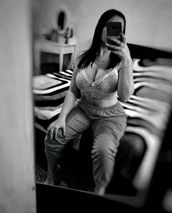 OnlyFans cuenta bruneta_sexy22 header 2