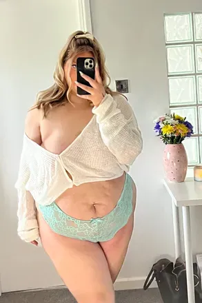 OnlyFans cuenta caityred header 2