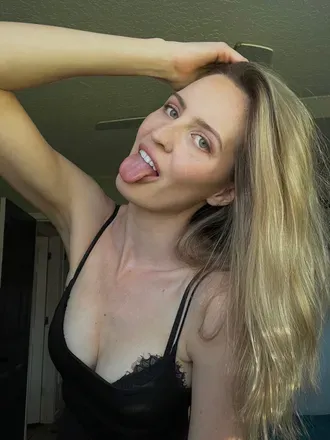 OnlyFans cuenta queencami_xoxo avatar 1