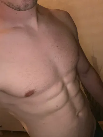 OnlyFans account  topless95 header 2