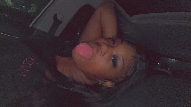 OnlyFans cuenta kissmyass21 header 2