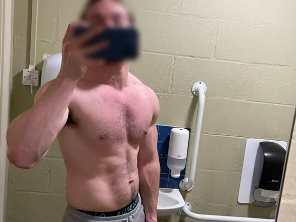 OnlyFans cuenta tommywithakiss header 2