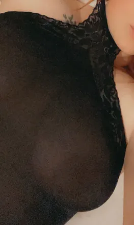 OnlyFans account  ellyt header 2