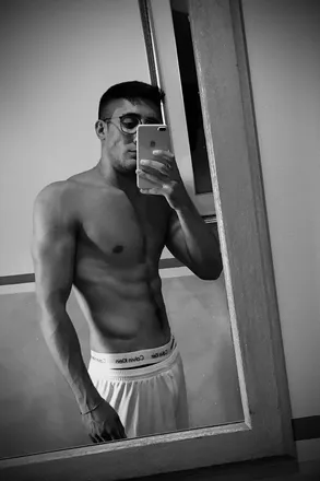 OnlyFans cuenta emanuele_22 header 2