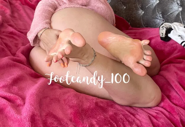 OnlyFans cuenta footcandy_100 header 2