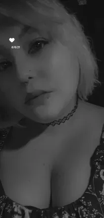 OnlyFans account  saragray avatar 1
