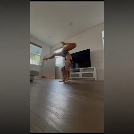 OnlyFans account  usernamevalentine header 2
