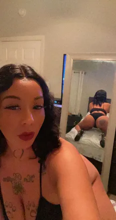 OnlyFans account  prettyredd_2k header 2