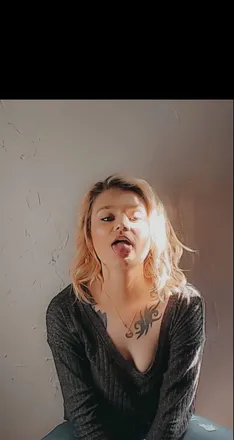 OnlyFans account  queenbeebaybee header 2