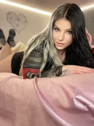 OnlyFans account  queenalexe header 2