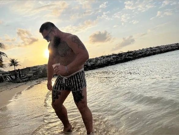 OnlyFans cuenta u157406437 header 2