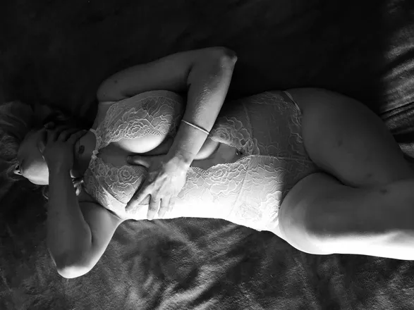 OnlyFans cuenta amandaakirsten header 2