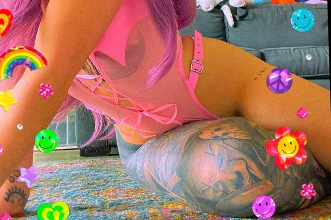 OnlyFans cuenta naughtykittyviolet header 2