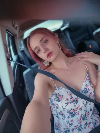 OnlyFans account  raspberryalice avatar 1