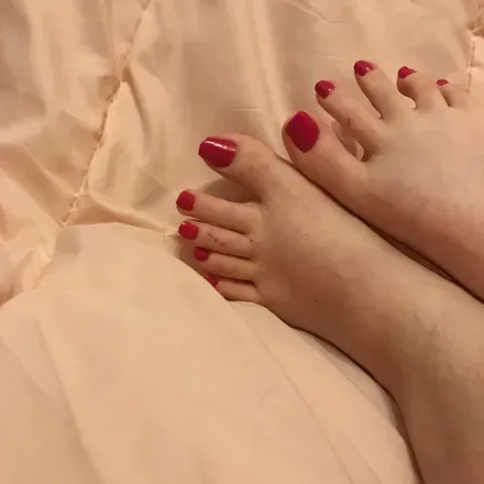 OnlyFans cuenta feetbaby.18 avatar 1