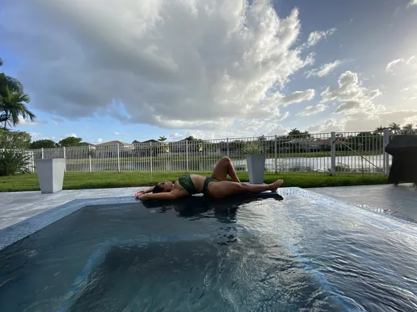 OnlyFans cuenta muffyvee header 2